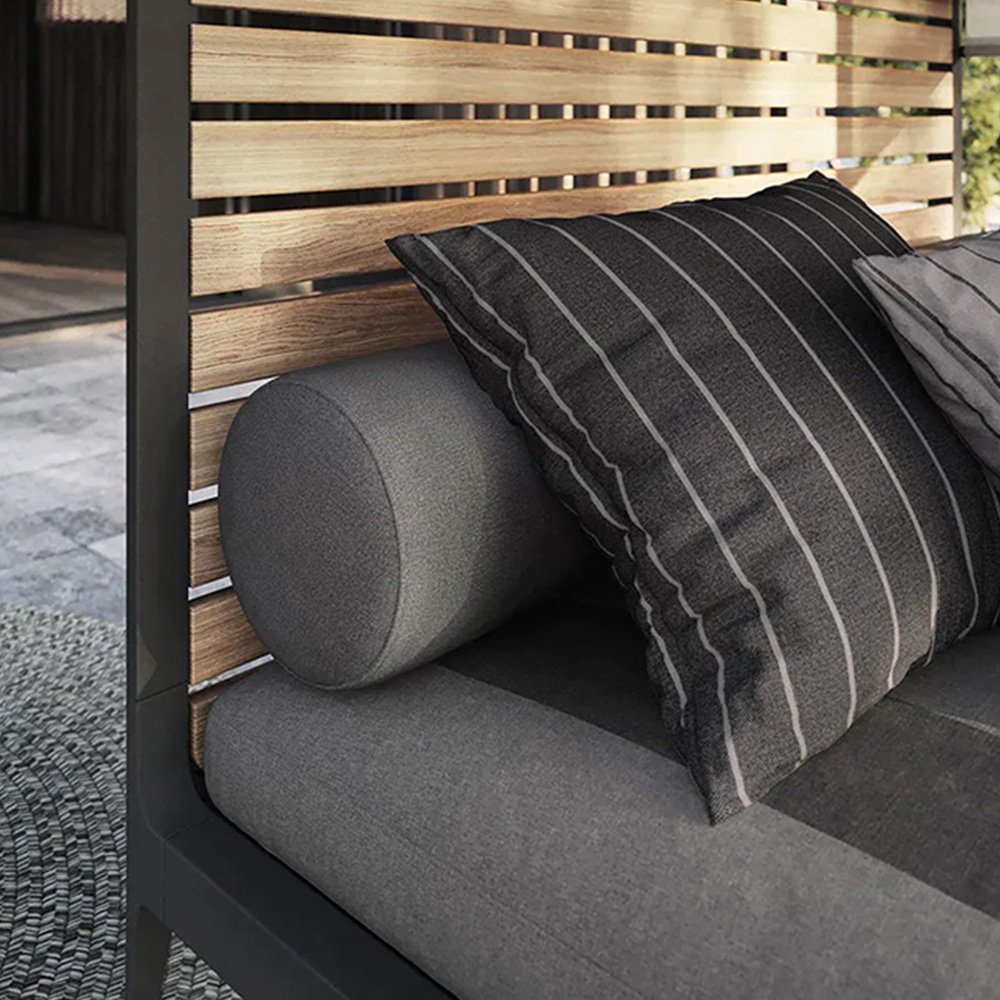 outdoor patio daybed